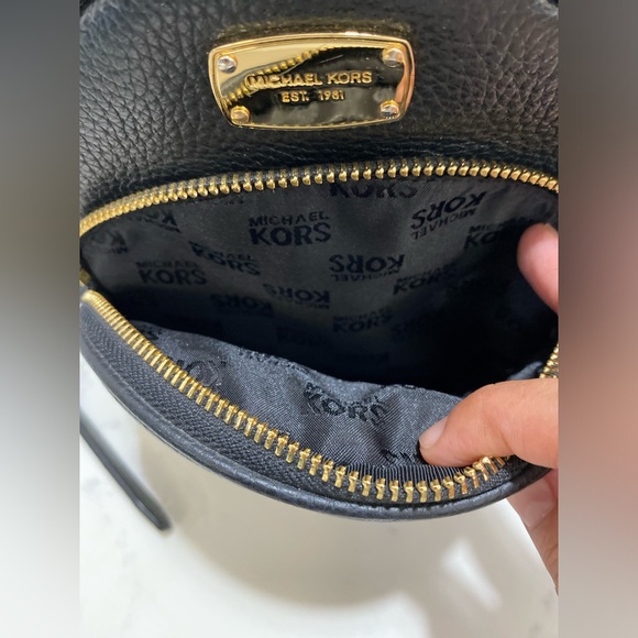 🚨SOLD 🚨👜MICHEAL KORS ✨semi new✨ MINI BACKPACK - Picture 7 of 13